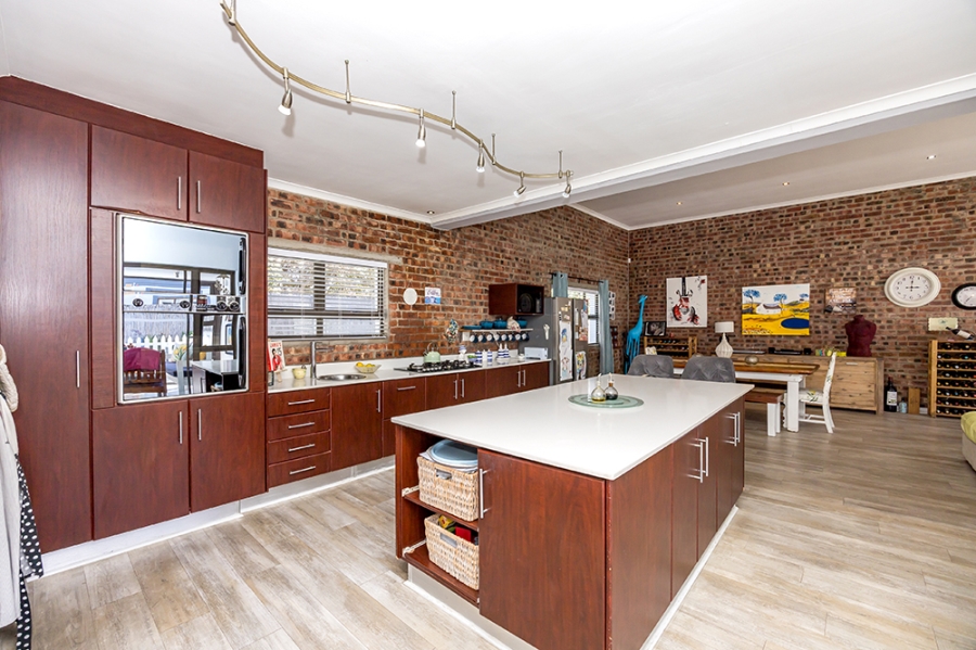 5 Bedroom Property for Sale in Parklands Western Cape
